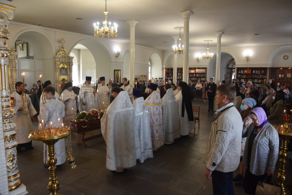 Литургия и отпевание 18 мая 2020 14