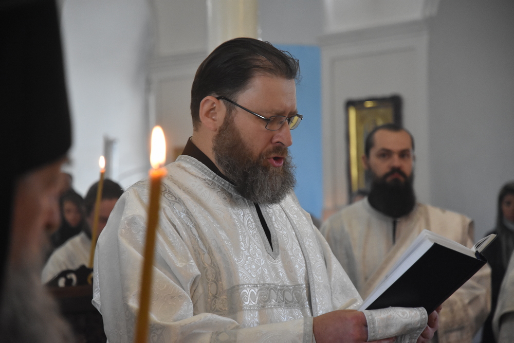 Литургия и отпевание 18 мая 2020 17