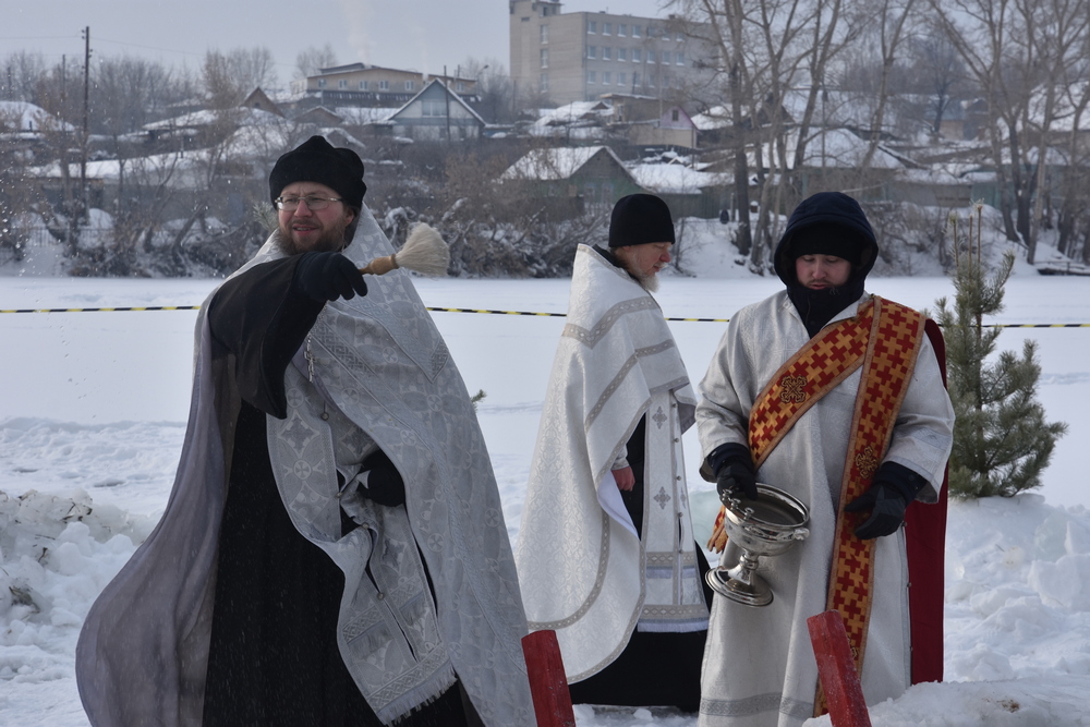 Освящение воды на реке Каменске 19 января 2021 15