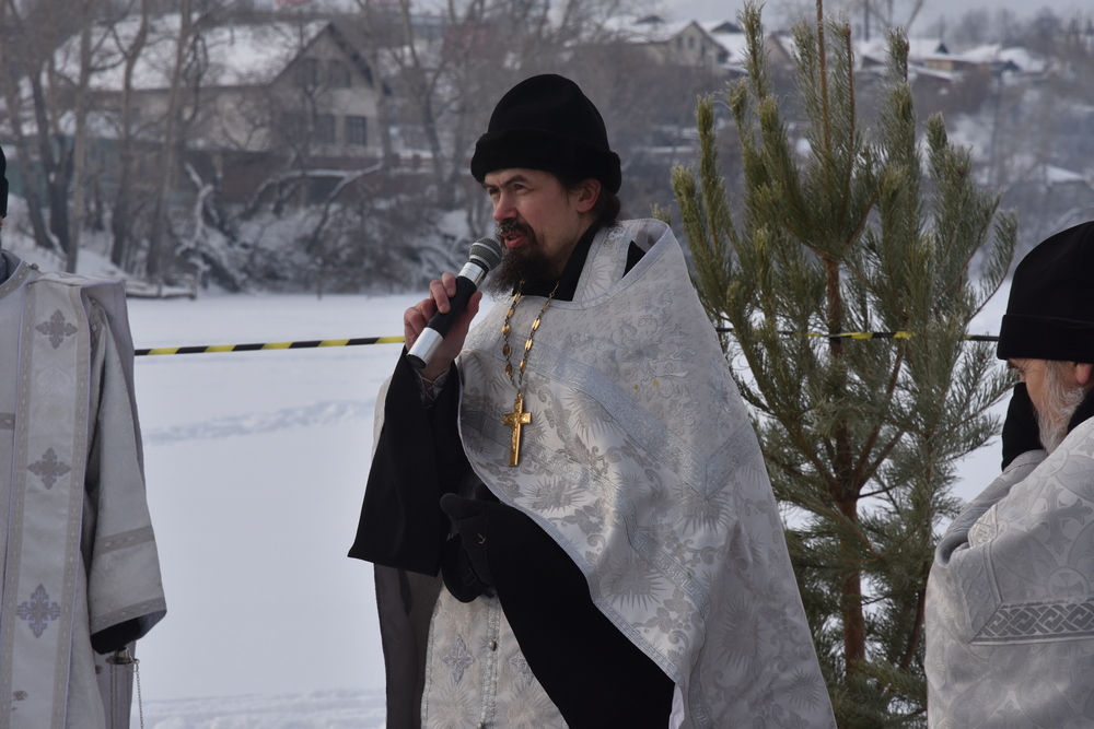 Освящение воды на реке Каменске 19 января 2021 18